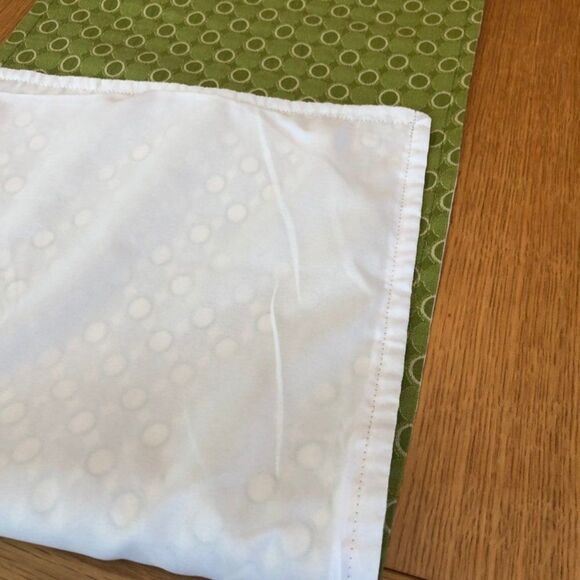 2 Lime Green Table Runners - Picture 2 of 5